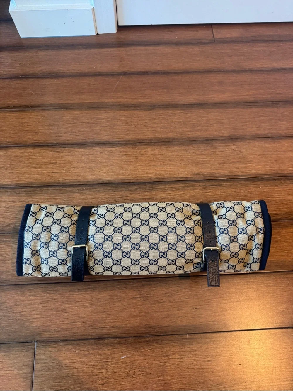 Gucci roll up